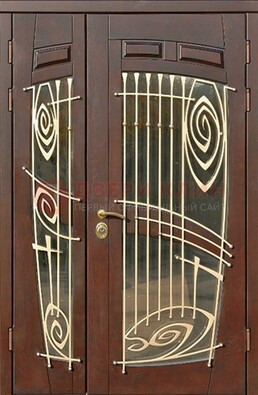 Коричневая железная дверь с большим стеклом и ковкой ДСК-203 в Ульяновске